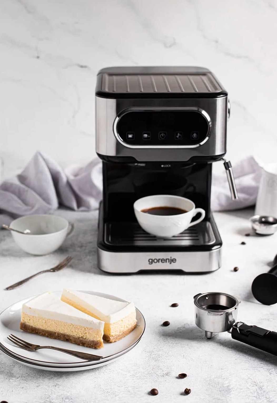 Μηχανή espresso ESCM15DBK Gorenje φωτογραφία